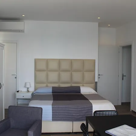Apartahotel Fanny 4*